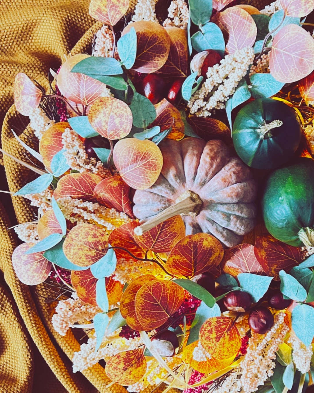 Kunstblumen und frische Blumen die perfekte Kombination
